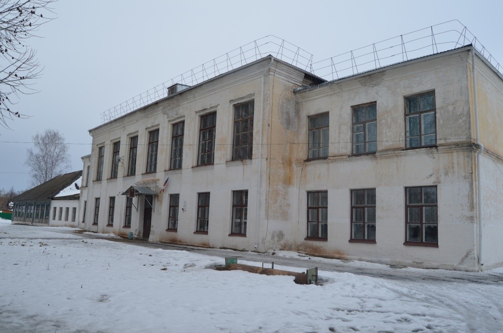 Школа в Юледуре возрастная.JPG