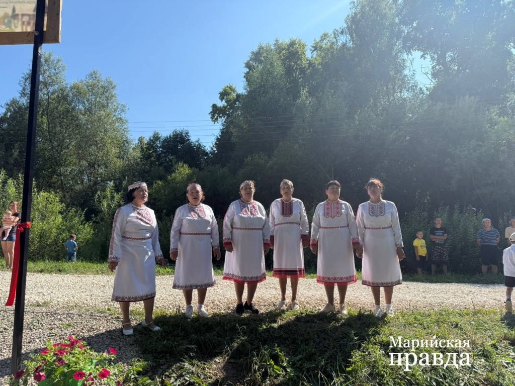 На торжественном открытии ключа выступили самодеятельные артисты(1).jpg