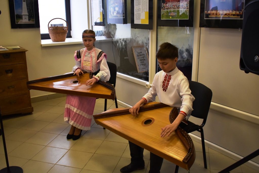 Маленькие гусляры