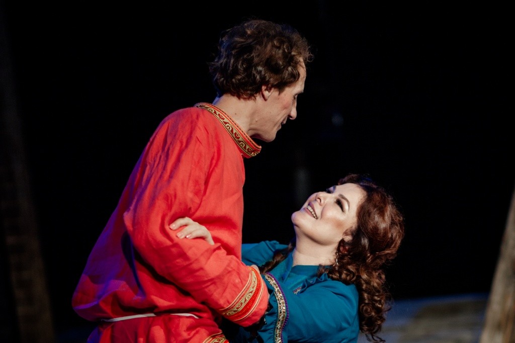 Сцена из спектакля Леди Макбет Мценского уезда. Фото предоставлено АРТД им. Г. Константинова.jpg