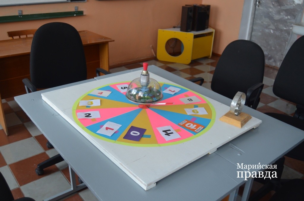 Это уже второй игровой стол усолинцев..jpg