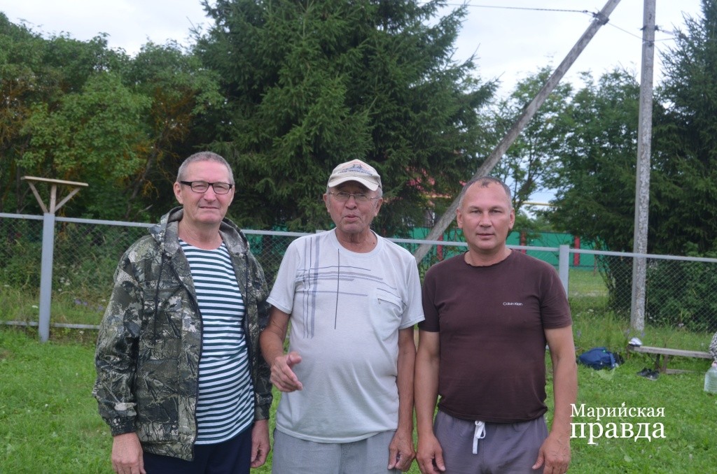 Местные ветераны волейбола самые активные болельщики. Местные ветераны волейбола самые активные болельщики 1.jpg