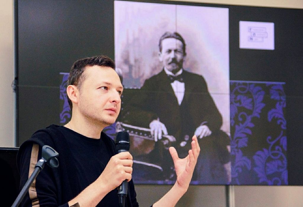 Для Эрнеста Орлова чеховская история - дело всей жизни. Фото предоставлено Академией Н.С. Михалкова.jpg