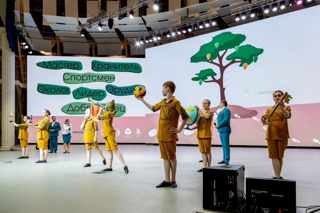 Программа состоит из семи треков, всего 56 уроков. Фото с официального сайта ВДЦ "Орленок". с сайта 1.jpg