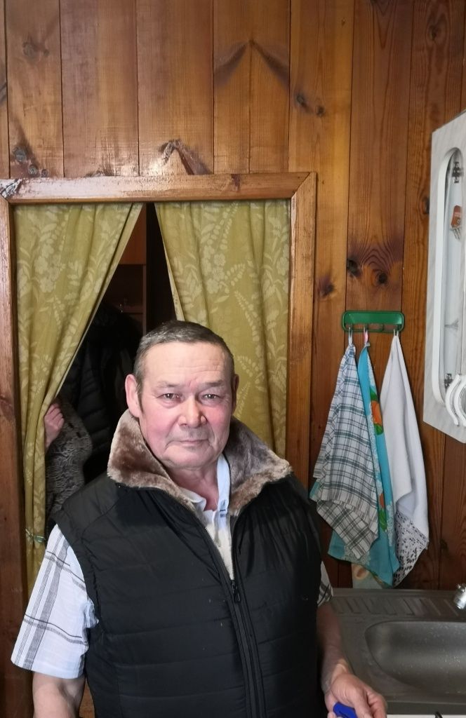 Чернобылец Эрик Таныгин - у нас начинается хорошая жизнь.jpg