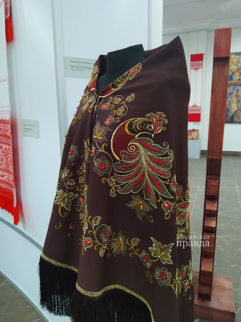 Ольга Калягина. Платок Птичий хоровод.jpg