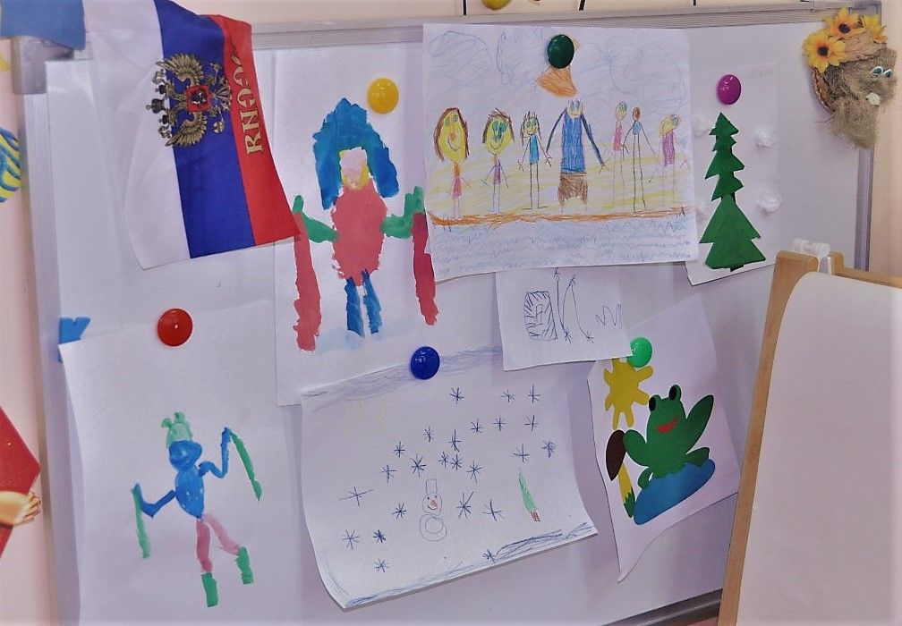 В детских садах созданы дежурные группы. По состоянию на 6 апреля в республике работают 26 дошкольных учреждений, в детский сад пошли 128 дошколят. 264423091_234235.jpg