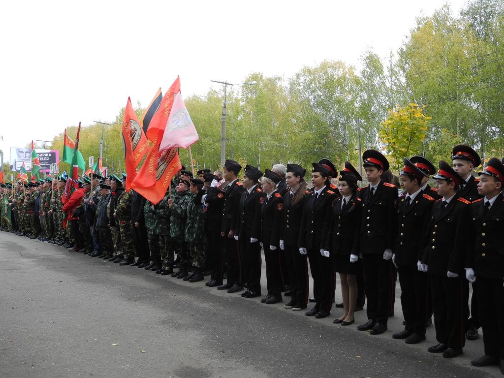 В одном строю гости из соседних регионов. (Фото Натальи Кулишовой).
