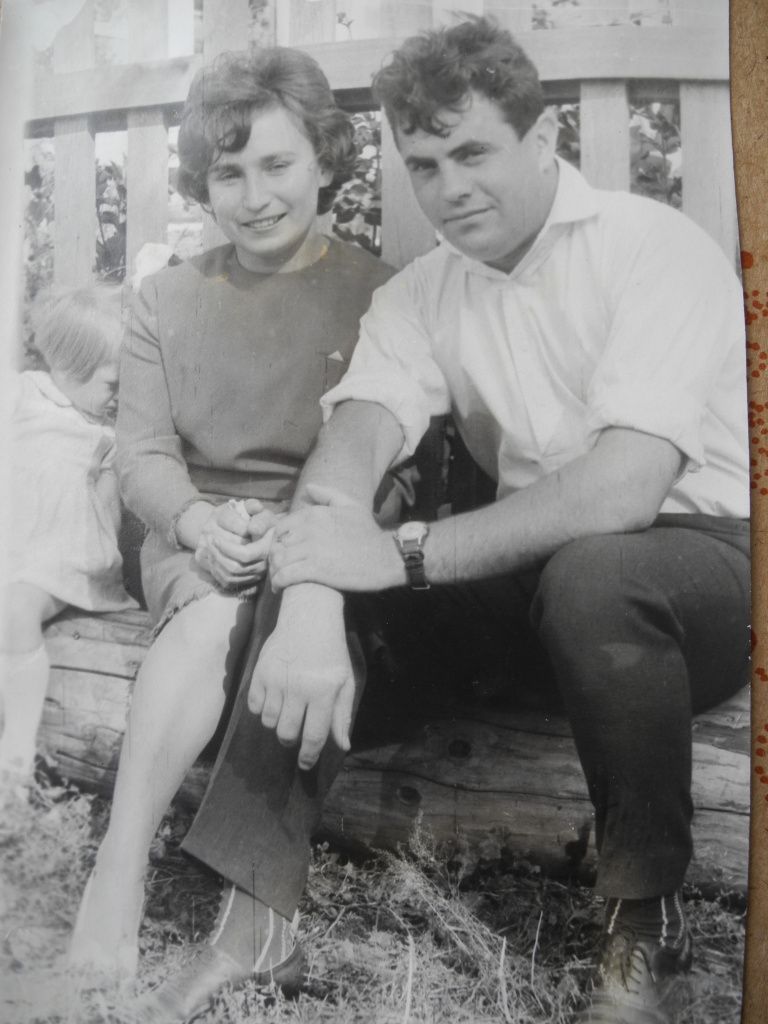 Все радости и горести супруги делят пополам. (Фото из семейного альбома).