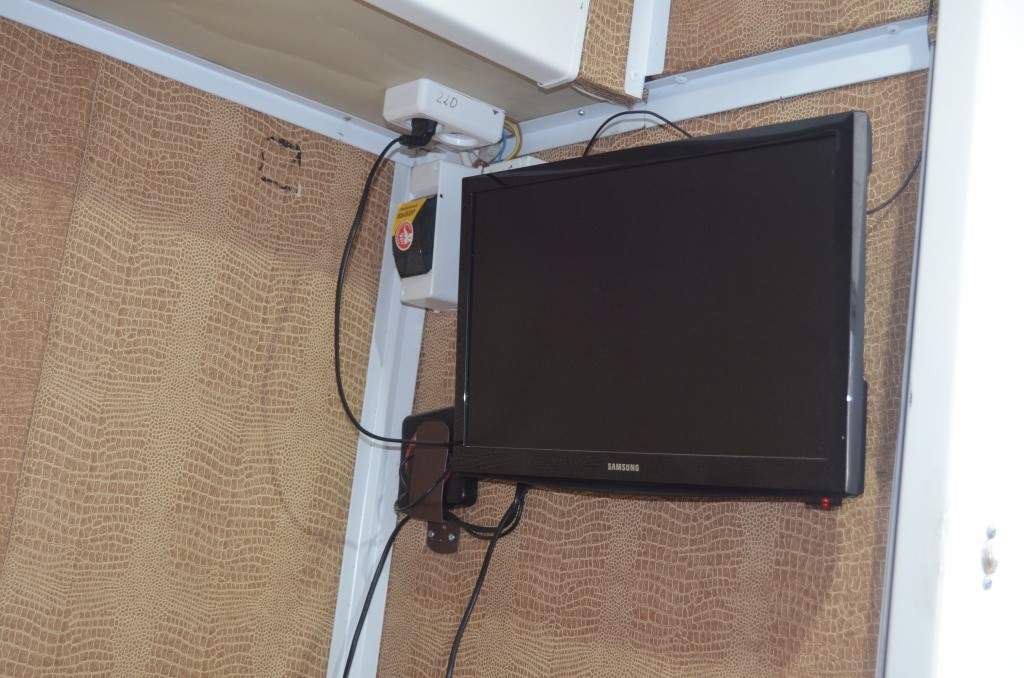 Как в 21 веке без телевизора и интернета.jpg