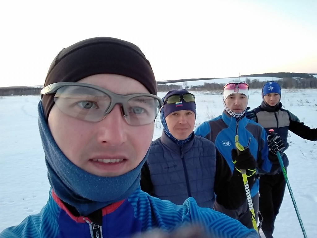 На лыжне с друзьями-товарищами.jpg