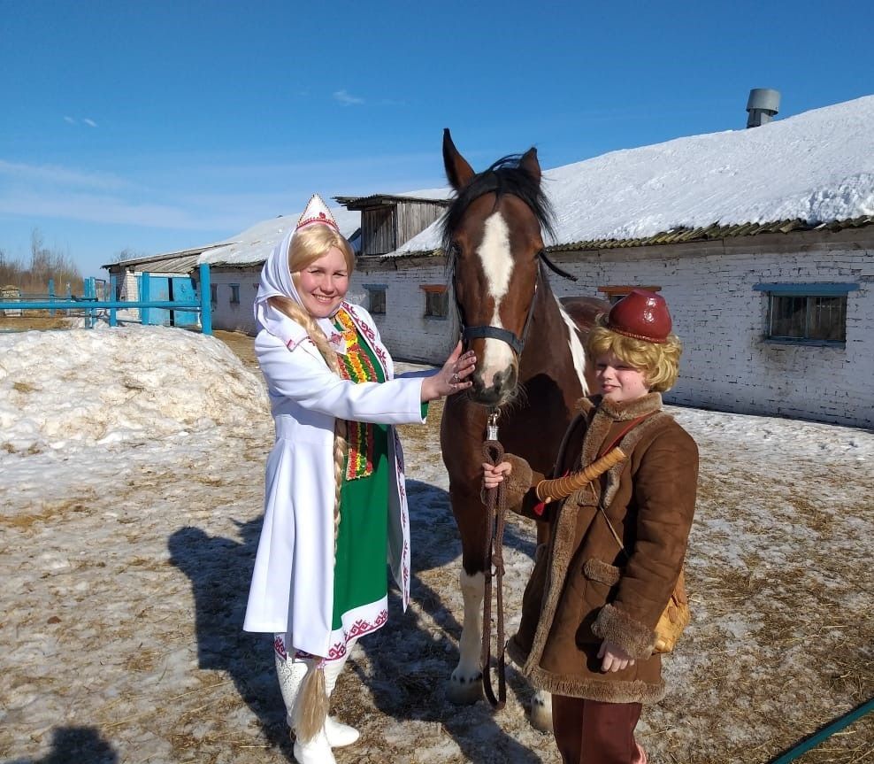 Детвору из Марий Эл навестили сказочные персонажи