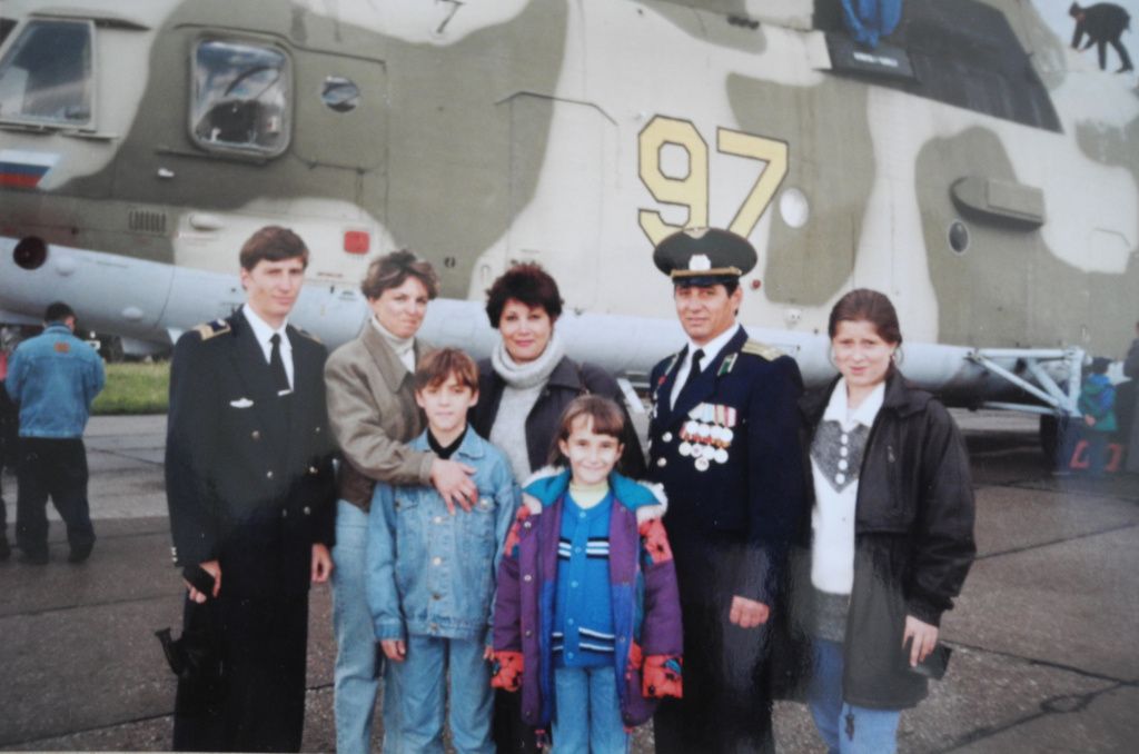 Надежный тыл пограничника – его семья и родня. Фото предоставлено Владимиром Модиным.