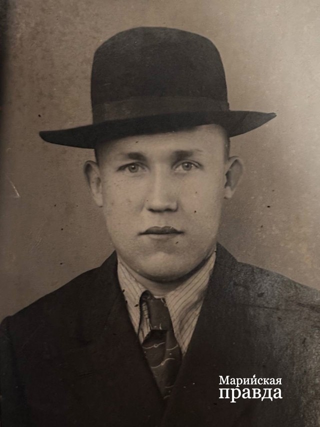 Виктор Соколов в молодости был щеголем 1.jpg