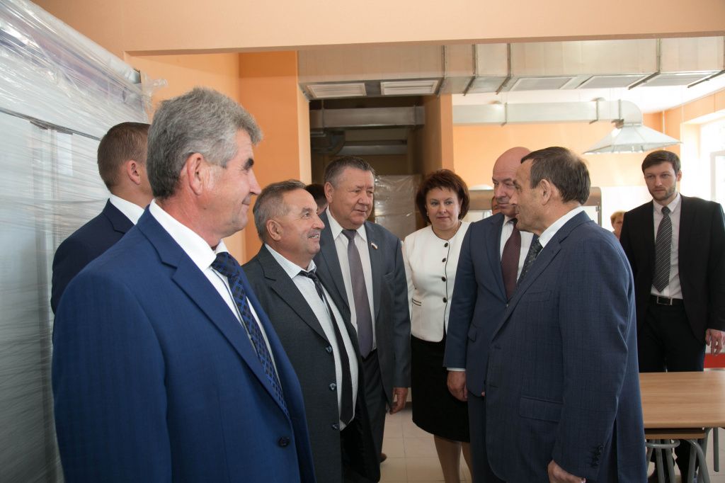 Открытие школы в Эмеково