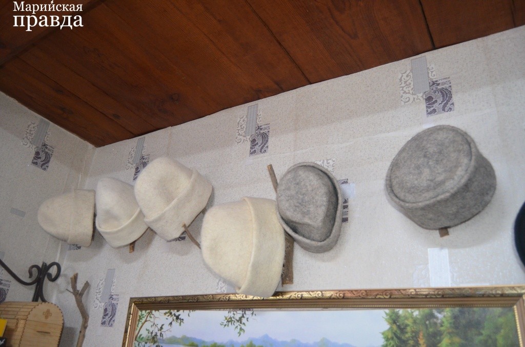Теркупши белого цвета одевают марийские карты..jpg