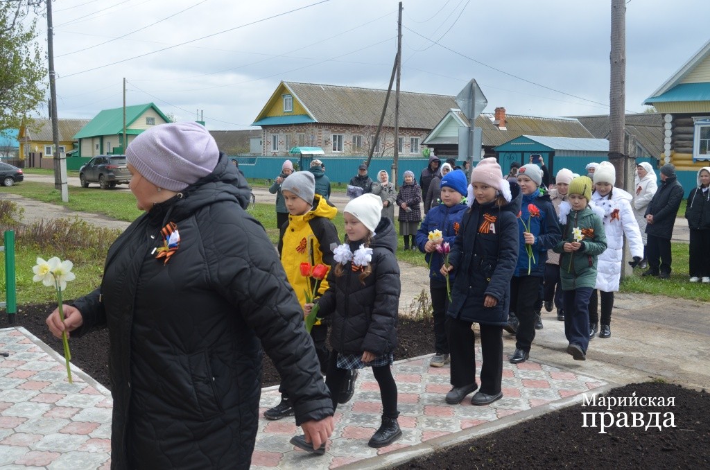 Возложение цветов. Возложение цветов..jpg