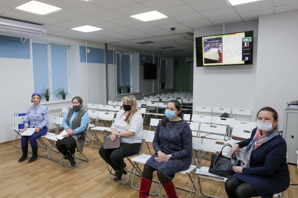 Кругл стол 4.jpg