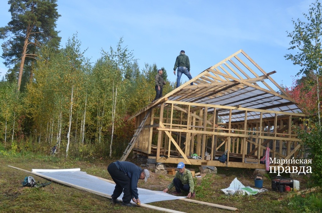 На стройку в среднем собираются по 4-5 человек - кто сможет..jpg