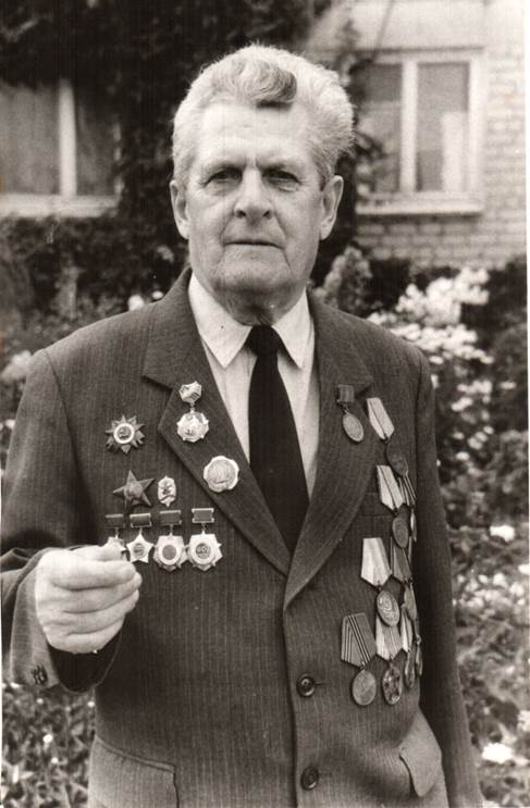 Поэт-фронтовик Магруф Гаязов составил родословную .jpg