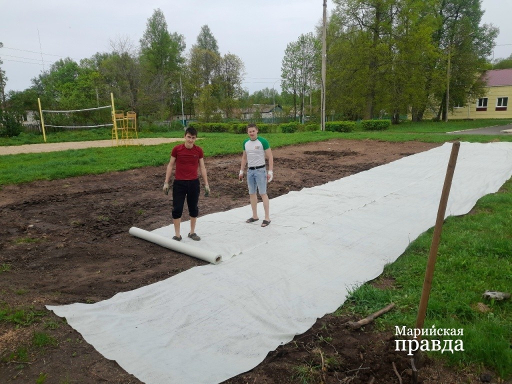 Строили площадки своими силами. Строили площадки своими силами 1.jpg