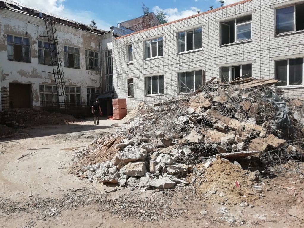 В школе № 7 Йошкар-Олы, блоке № 3 - начальной школе, построенной ещё в 1939 году сохранилось печное отопление. Сейчас всё демонтировано. IMG_20200623_110903.jpg