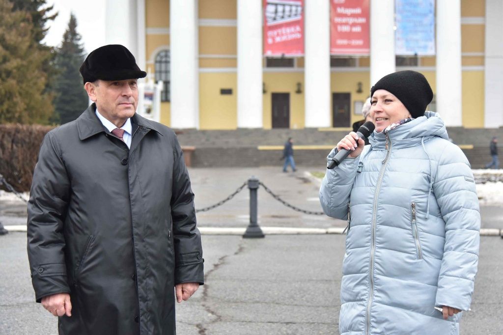 Светлана Мотовилова поблагодарила Главу РМЭ Александра Евстифеева. (Фото пресс-службы Главы РМЭ).