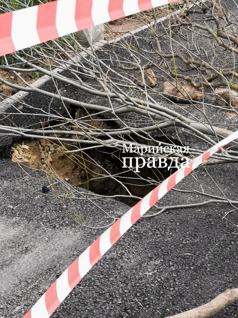 Пострадала новенькая пешеходная дорожка..jpg