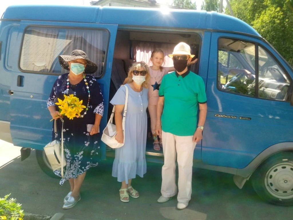 В бывший Марковский дом ветеранов часто приезжают серебряные волонтеры из Оршанки. (Фото предоставлено Оршанским КЦСОН).