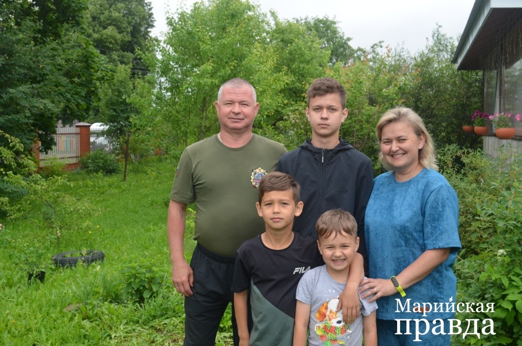 Семью Тиминых я застал в неполном составе Дмитрий курсант, Тимофей на спортивных сборах. Семью Тиминых я застал в неполном составе Дмитрий курсант, Тимофей на спортивных сборах1.jpg