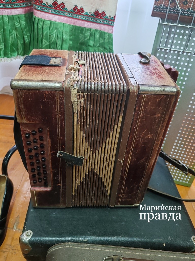Дочь бережно хранит первую гармонь Иды Крыловой. Дочь бережно хранит первую гармонь Иды Крыловой1.jpg