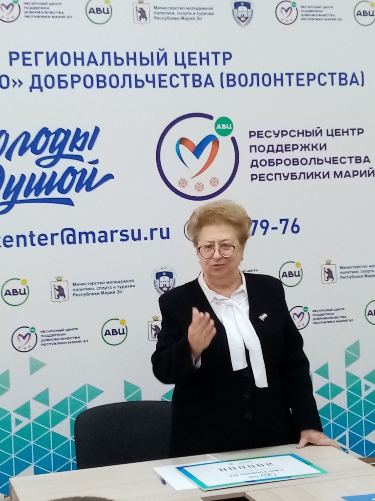 Руководитель центра Наталья Морова предложила инициативы от имени всех серебряных волонтеров республики. (фото Наталья Кулишовой).