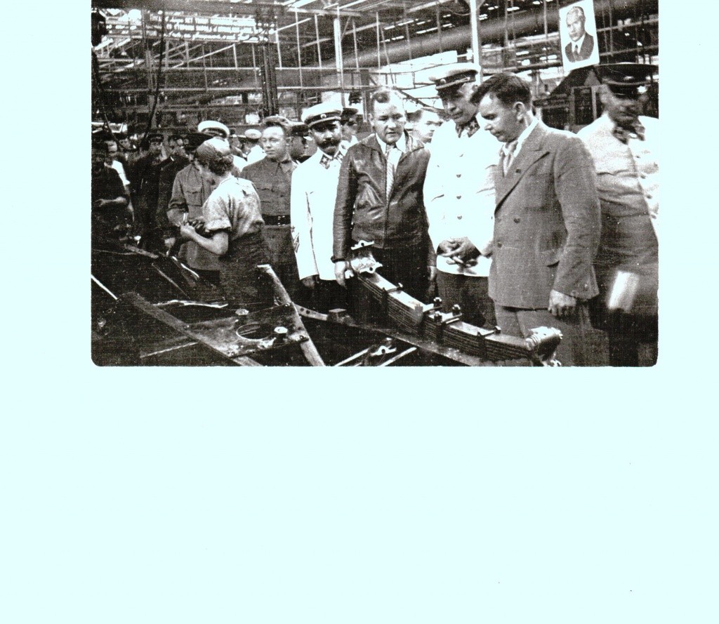 В сборочном цехе завода с маршалами Семеном Буденным и Семеном Тимошенко.jpg