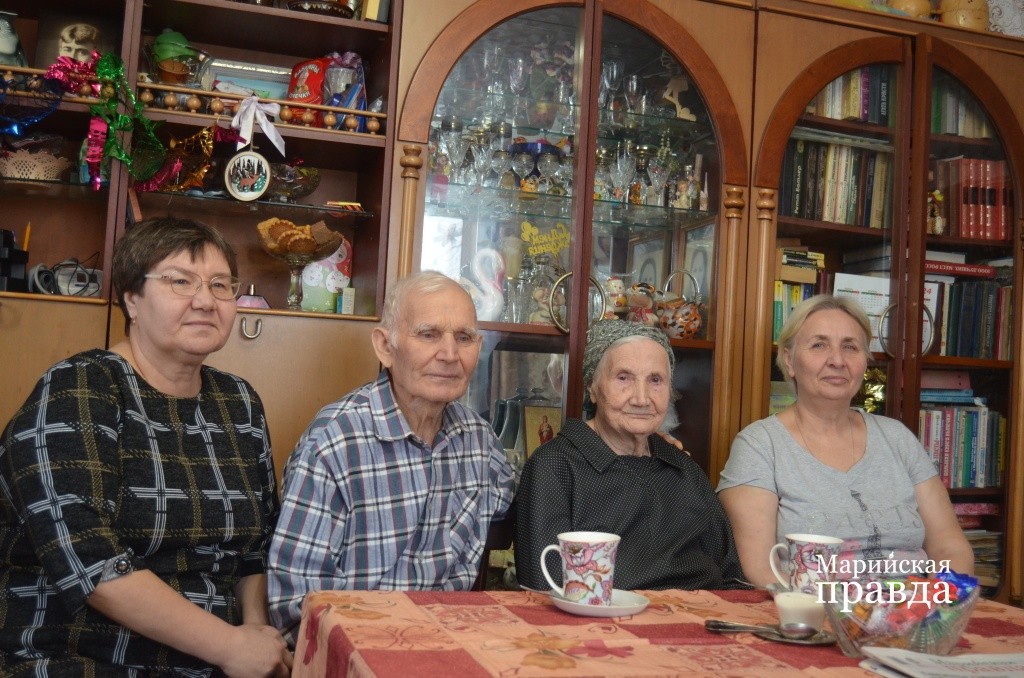 С любимыми дочерьми..jpg