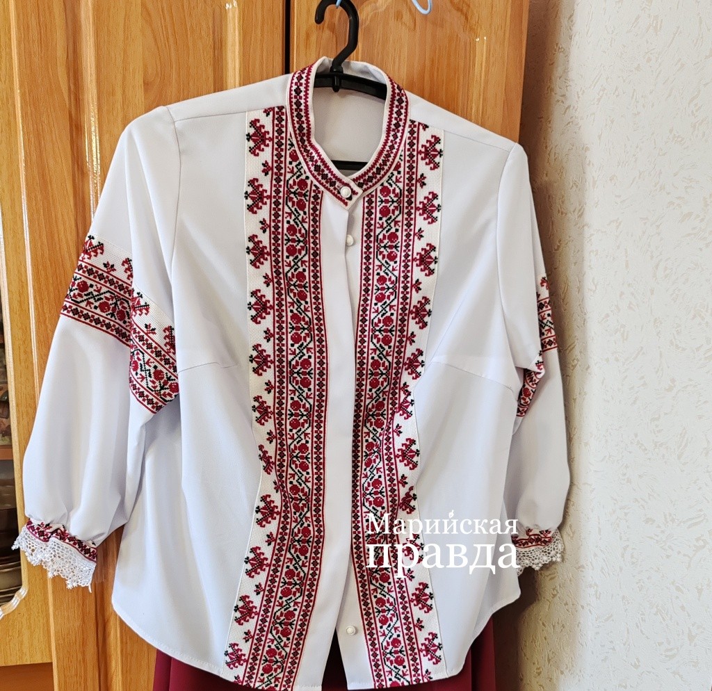 Костюмы Новоселовой не лежат под спудом - в них она выступает на концертах, участвует в мероприятиях(1).jpg