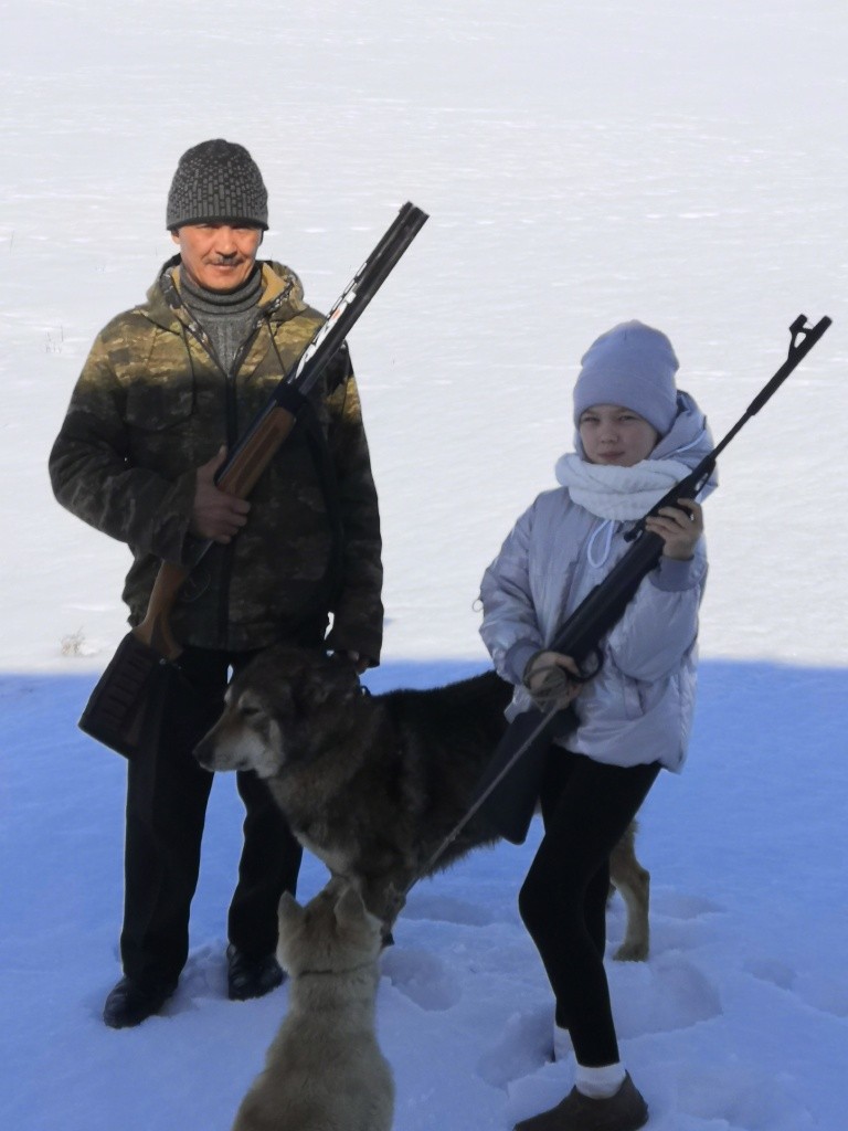 Петр Викторович с внучкой Ульяной.jpg