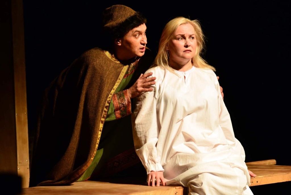 pg ...И героев народного фольклора. Князь Павел в спектакле Петр и Феврония..jpg