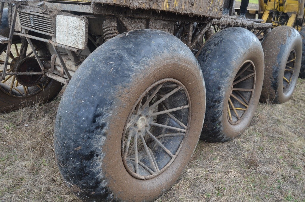 У Рубина так называемая низкопрофильная. по сути дела лысая резина, которая не портит посевы. У Рубина так называемая низкопрофильная. по сути дела лысая резина, которая не портит посевы.jpg