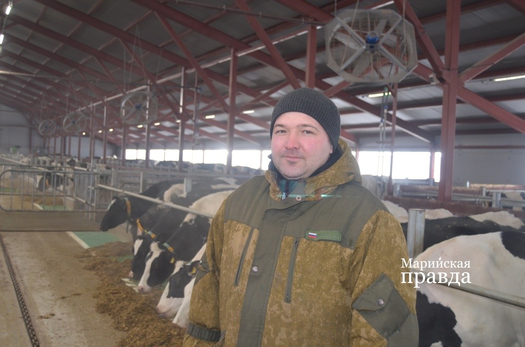 Руководит новой фермой выпускник университета Денис Губин. Руководит новой фермой выпускник университета Денис Губин..jpg