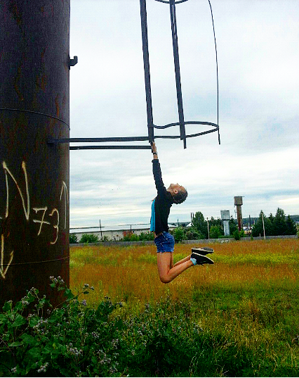 11:30 Прогулка на свежем воздухе.