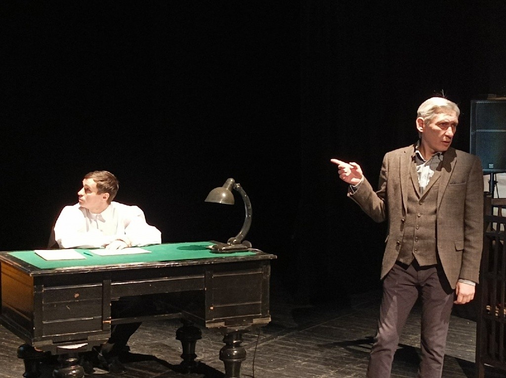 И ничего, что взгляды в разные стороны, главное - в одном направлении.jpg И ничего, что взгляды в разные стороны, главное - в одном направлении.jpg