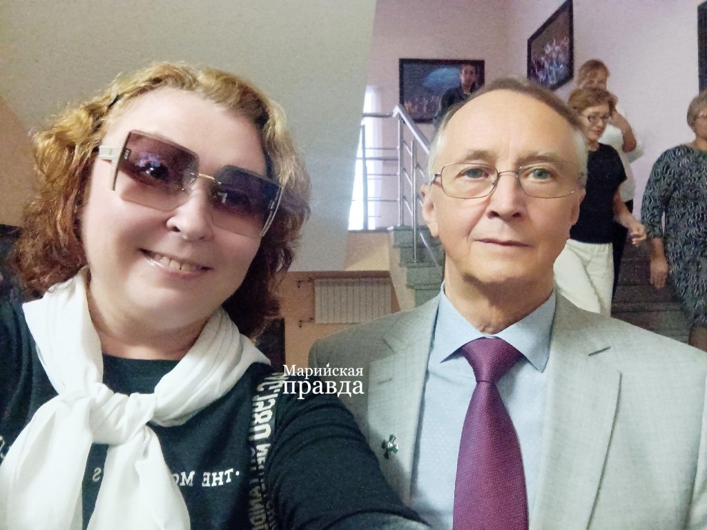 Гримироваться не пойду, пока не сфотографируемся, - пошутил народный артист РФ Николай Бурляев, когда я попросила о совместном фото.jpg