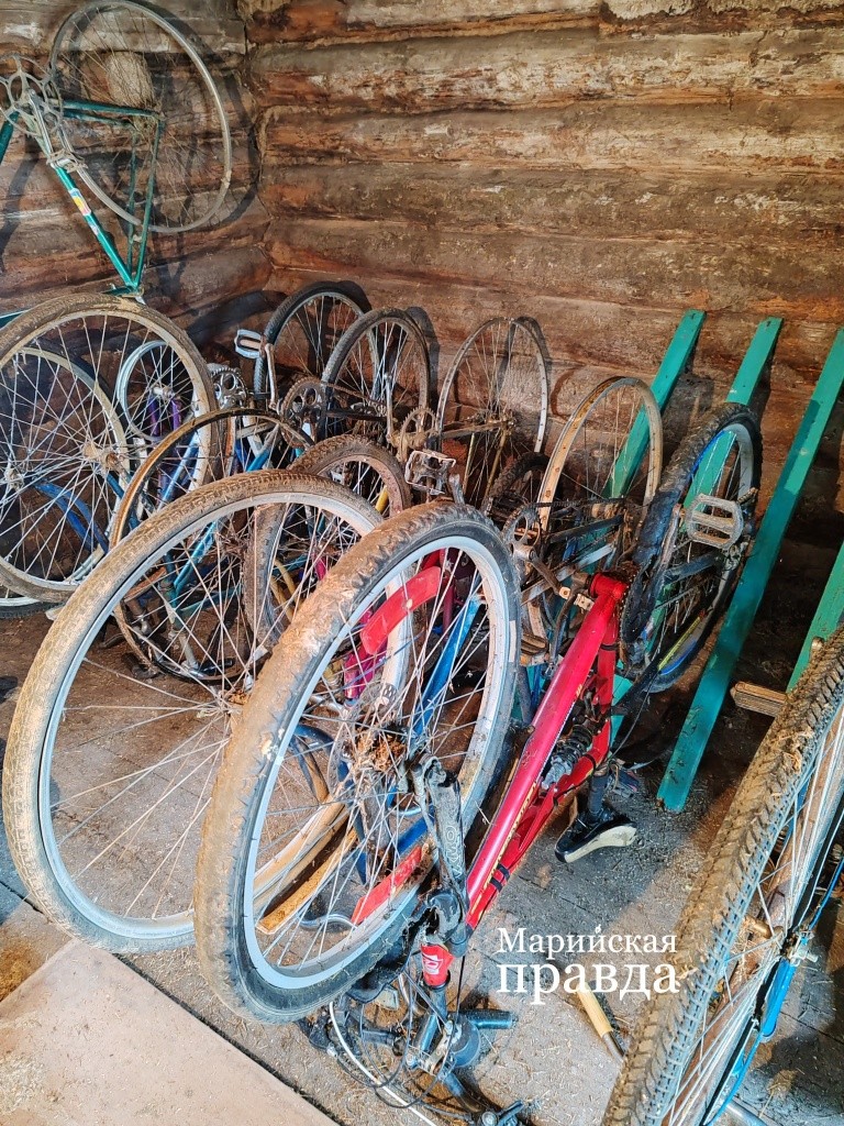 Эти велосипеды ждут своей очереди на реставрацию1.jpg