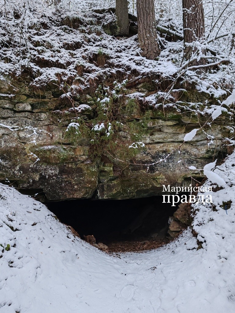 Это настоящая каменная гора, недра которой изрыты штольнями 1.jpg