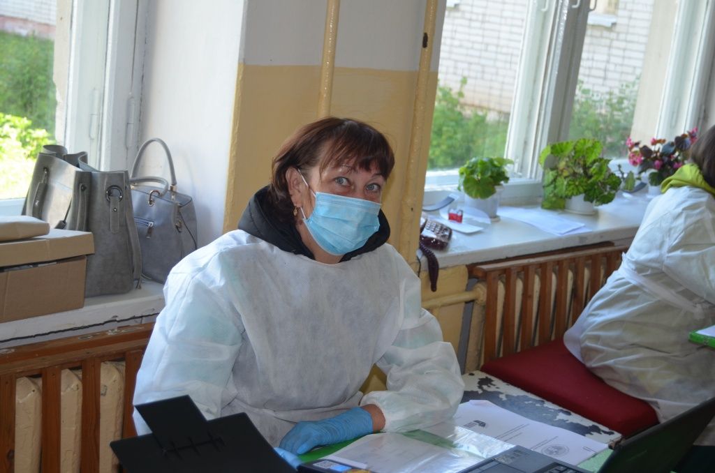 Председатель комиссии Валентина Каменщикова за предыдущие дни свое отношение к поправкам выразили почти 460 человек.JPG