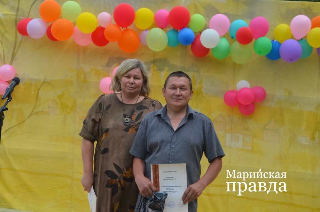 Глава сельской администрации Татьяна Чиркова вручила старосте Купсолы Сергею Петухову Благодарственное письмо1.jpg