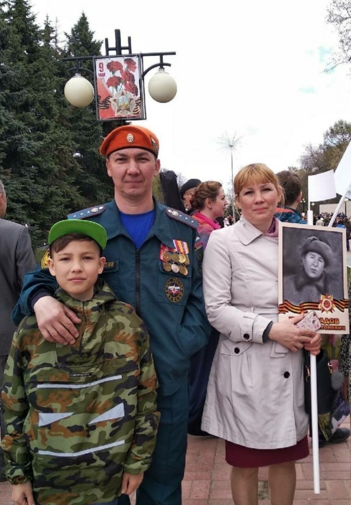 С женой Надеждой и сыном Сашей С женой Надеждой и сыном Сашей