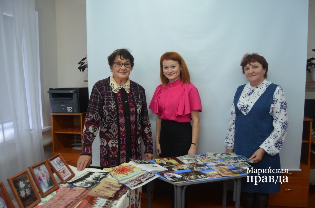 Фото на память с сотрудниками библиотеки. Фото на память с сотрудниками библиотеки1.jpg