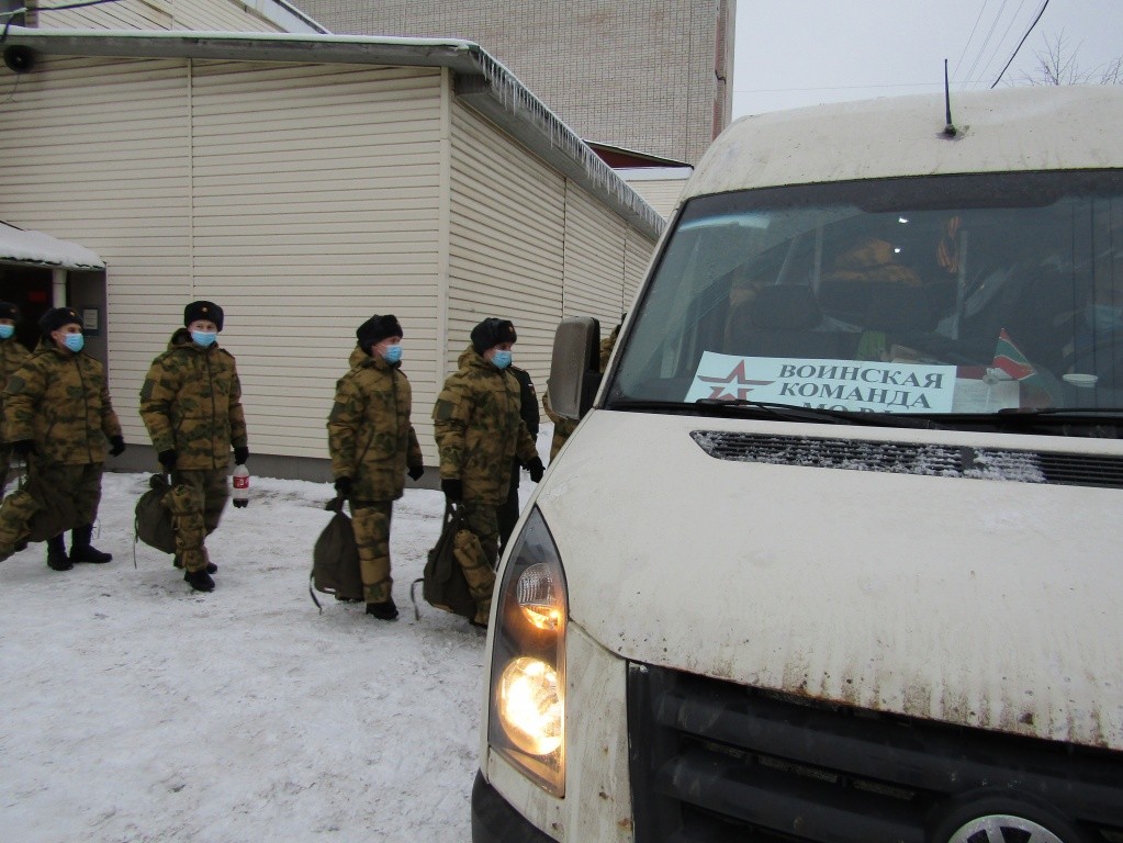 Через год ребята вернутся! (Фото предоставлено республиканским военкоматом).