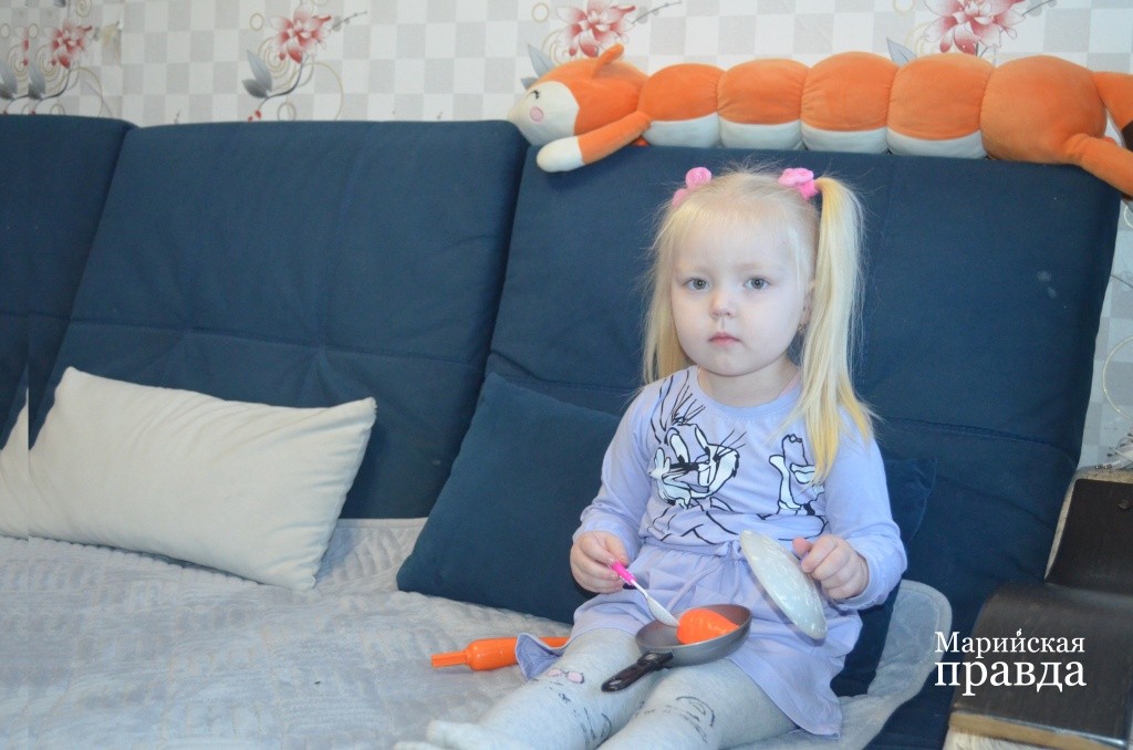 У младшей Сони пока своя кухня..jpg